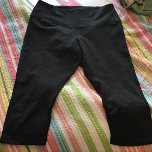 2x zella capri leggings. New, capri, mesh on leg